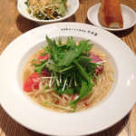 自家製生パスタ 自家製ソーセージ竹井屋 天満橋店 - 水菜と鴨のペペロンチーノ 大盛り