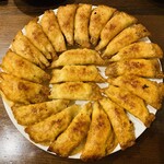 餃子 照井 - 「福島名物 円盤餃子 一皿22個」1,650円税込み♫