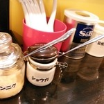 家系ラーメン ジェット家 - 調味料たち