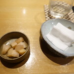 すし 中靜 - 新生姜のガリ、生姜はどんなジャンルの料理にも使っています。ここのガリは甘味を抑えて、夏に負けないギーーーんとした爽やかさが素晴らしい。