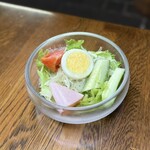 欧風カレー インディラ - セットのサラダ