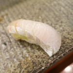 鮨匠 のむら - カンパチ握り。