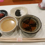 鮨匠 のむら - 特製醤油と酢みそ、ごま塩、梅肉。