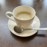 バルバルキッチンアメリ - カップポタージュスープ(キャベツかな？)