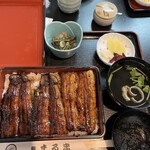 丸忠うなぎ - 焼き澄まされた、美しき焼き宝石箱♪(*≧∀≦*)