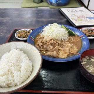 とら食堂 - 料理写真:焼肉定食　肉大盛り