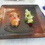 カナダ産オマール海老と無花果の赤ワインマリネ