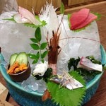 旬のさかな総 - h.26.10.16.夜 造り盛り合わせ 真ん中に氷柱がそそり立ってます(*´艸｀*)