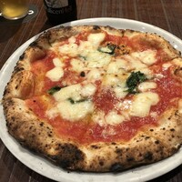 ピッツェリア&トラットリア ゴンゾ 目黒店 - マルゲリータ：１５８０円（夜、チャージ無し）