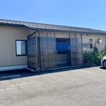 うな一 - スーパー農道沿いにぽつりとあるわん。