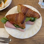 フルーフ・デゥ・セゾン - クロワッサンサンド(ハム)