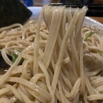 麺屋ひな多 - 麺アップ　　　　細平打ち　自家製麺