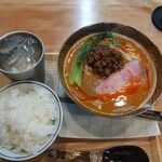 創作麺 ひとすじ - 担々麺には白米でしょ