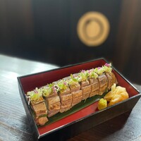 炙りしめ鯖の棒寿司  Grilled mackerel stick suchi