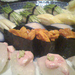 友食人酒 - 握り（芽ネギ、黄ニラ、ナス、ウニ、カワハギ肝乗せ）