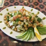 インド料理 パリワル - 盛り付けはシェフの気分しだい(⁠^⁠^⁠) チャナサラダ(¥540)