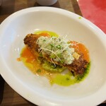 びすとろ亭 - 白身魚のパン粉焼きトマトクーリーのソース