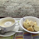 カフェ ルネ - 料理写真:じゃがバターとポタージュ