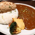 エイトカリィ - 料理写真:「ジューシーハンバーグカレー」①