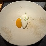 銀座 有涯 - 作りたての牛乳アイスとマンゴーピューレ、上にライムの皮