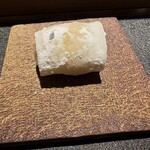 銀座 有涯 - いちじく大福　◎
      （いちじく、白あん、キャラメリゼした胡桃を求肥で包んだ）