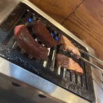 ホルモン・焼き肉 ぼん - レバーとはつ