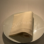 レストランひらまつ 広尾 - 内観(テーブルセット)