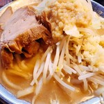 RAMEN HITONI YASASHIKU - 豚ラーメン