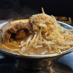 RAMEN HITONI YASASHIKU - 豚ラーメン