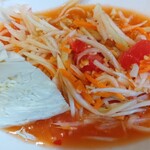 タイファイ タイフード - ソムタム(青パパイヤとトマトと桜エビの辛いサラダ)