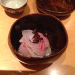 新月 - 「一瞬で燻製にした」（と説明があったはずの）お刺身。この味は初体験。美味しかった！