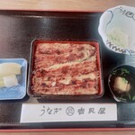 吉見屋 - 特上鰻重　3,300円
うな重、カット肝吸い、小鉢、漬物