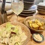 食堂チャコ - アンチョビキャベツとじゃがフライ塩糀ペッパー♪