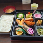 協栄給食 - 