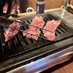 路地裏焼肉 マックスザホルモン - 