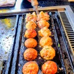 鉄板焼ちゃん - たこ焼調理中