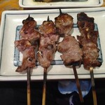 もつ焼き 大統領 支店 - ツナギ240円とベン240円