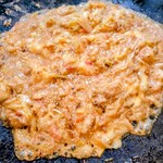 鉄板焼ちゃん - 明太もちチーズもんじゃ調理中