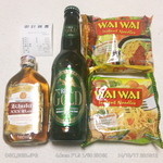 Everest Spice & Halal Food - ククリ・ラム(左), リアル・ゴールド・ビール(中)，ワイワイ・ラーメン(右上・右下)