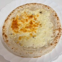 リストランテ・マッサ - 黒トリュフと4種のチーズのピッツァ