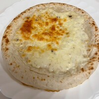 リストランテ・マッサ - 黒トリュフと4種のチーズのピッツァ