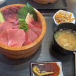 宅配弁当・食堂 たばご屋 - マグロ丼¥1900 気仙沼港に揚がったマグロをお手頃価格で