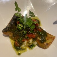 ドラード - 本日の鮮魚のポワレ フレッシュバジルのソース（1980円）