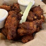 Giovanni Pastrami - 1ポンドのチキンウィング（バッファロー味） $15