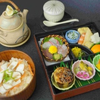 秋の味覚♪松茸膳ご提供中♪