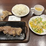 やっぱりステーキ - 料理写真: