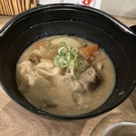 居酒屋燃えた うらめし屋 - お通しの煮込みがおかわり自由は神ですねー