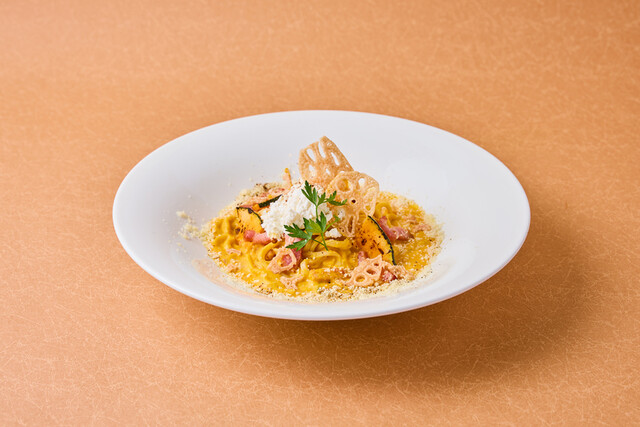 Men, Iroiro. Itsudemo, Oyatsu. Shinjuku photo 3