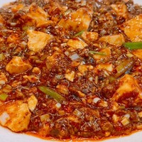 Chinese Restaurant 晴華 - 麻婆豆腐はそこまで辛くなくて、平均的な味付け。最近行った江戸川橋の汀の方が好みかな。