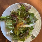 自家製生パスタとパフェ Pastorante　OHANA - セットのサラダはボリュームたっぷり